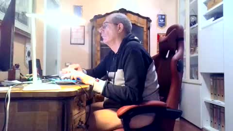 Snapshot of markmarkmark00 chatting on January 2026 06:44:02 PM markmarkmark00 online show from January 2026 06:44:02 PM