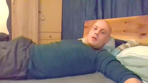 markus_7 online show from October 2025 05:31:01 PM