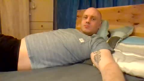 markus_7 online show from June 2026 06:56:01 PM