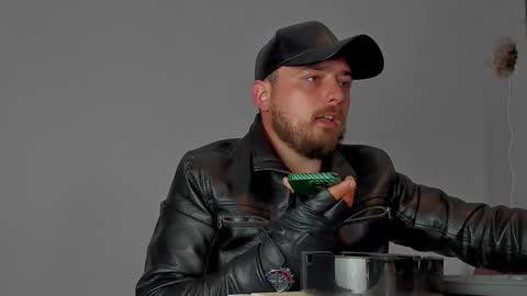 Snapshot of markwaynescr chatting on November 2025 11:33:02 AM MARK online show from November 2025 11:33:02 AM