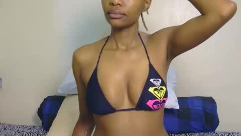 Snapshot of marly_babe chatting on March 2026 03:31:01 AM Marly online show from March 2026 03:31:01 AM