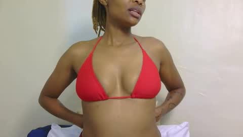 Snapshot of marly_babe chatting on March 2026 01:54:02 PM Marly online show from March 2026 01:54:02 PM