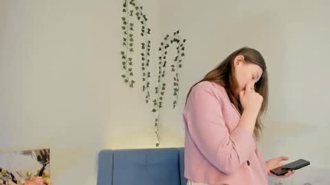 marniborth online show from February 2026 04:02:01 AM