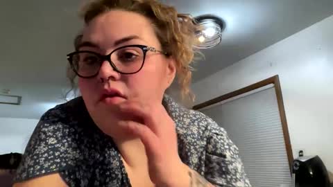 Snapshot of maroon_moon chatting on March 2025 12:31:01 AM maroon_moon online show from March 2025 12:31:01 AM