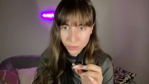 Snapshot of maroonaaa chatting on September 2025 02:33:02 PM Mary online show from September 2025 02:33:02 PM