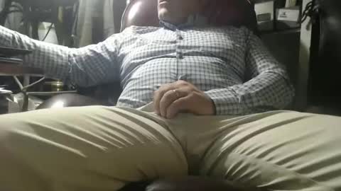 Snapshot of marrieddad19751975 chatting on February 2026 08:06:01 PM only fans marrieddad19751975 online show from February 2026 08:06:01 PM