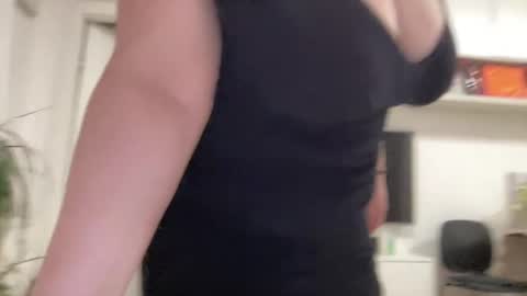 Maria  online broadcast from Tuesday to Suturday from 6 pm to 12 pm Germany time Sunday-Monday offline online show from May 2026 07:51:01 PM