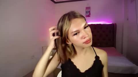 Snapshot of marryme_leixx chatting on May 2026 03:12:02 AM LEIXX online show from May 2026 03:12:02 AM