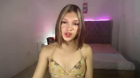 Snapshot of marryme_leixx chatting on May 2026 04:52:01 AM LEIXX online show from May 2026 04:52:01 AM