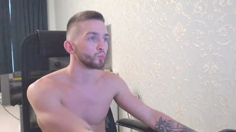 Snapshot of marselle_looker chatting on January 2025 08:04:01 AM Marselle online show from January 2025 08:04:01 AM