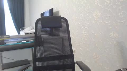 Snapshot of marselle_looker chatting on February 2025 12:59:01 PM Marselle online show from February 2025 12:59:01 PM