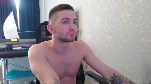 Snapshot of marselle_looker chatting on March 2025 11:01:02 AM Marselle online show from March 2025 11:01:02 AM