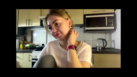 Snapshot of martaluna_ chatting on April 2026 07:41:01 PM Marta online show from April 2026 07:41:01 PM