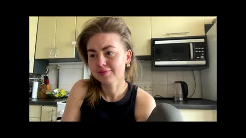 Snapshot of martaluna_ chatting on April 2026 08:18:01 AM Marta online show from April 2026 08:18:01 AM