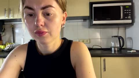 Snapshot of martaluna_ chatting on May 2026 02:45:01 PM Marta online show from May 2026 02:45:01 PM
