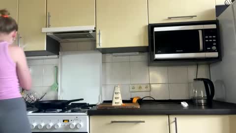 Snapshot of martaluna_ chatting on May 2026 11:48:02 AM Marta online show from May 2026 11:48:02 AM