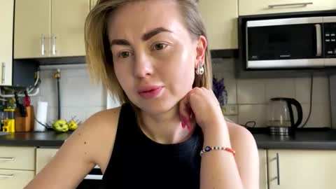 Snapshot of martaluna_ chatting on June 2026 08:53:01 AM Marta online show from June 2026 08:53:01 AM