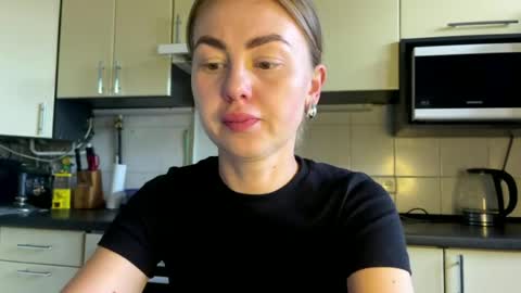Snapshot of martaluna_ chatting on July 2026 04:09:01 PM Marta online show from July 2026 04:09:01 PM
