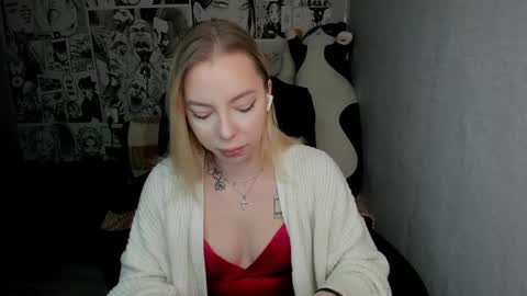 Snapshot of martha_cameron chatting on December 2024 08:12:02 PM Martha Cameron online show from December 2024 08:12:02 PM