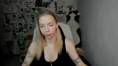 Snapshot of martha_cameron chatting on February 2025 09:07:02 PM Martha Cameron online show from February 2025 09:07:02 PM