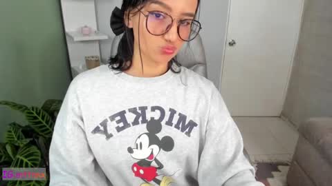 Snapshot of martiiinaa_ chatting on March 2025 12:44:02 PM Martina online show from March 2025 12:44:02 PM