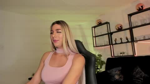 Martina online show from April 2026 01:41:02 PM