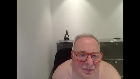 Snapshot of martin_1947 chatting on December 2024 09:53:02 PM martin_1947 online show from December 2024 09:53:02 PM