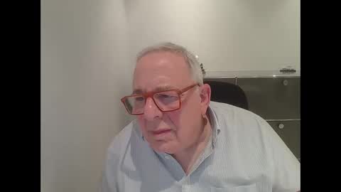 Snapshot of martin_1947 chatting on January 2025 08:24:01 PM martin_1947 online show from January 2025 08:24:01 PM