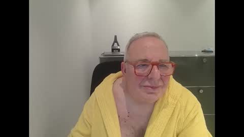 Snapshot of martin_1947 chatting on January 2025 09:26:01 PM martin_1947 online show from January 2025 09:26:01 PM