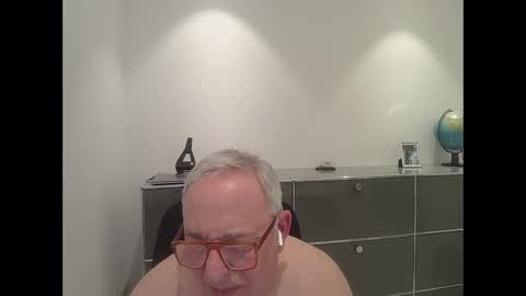Snapshot of martin_1947 chatting on January 2025 10:55:01 PM martin_1947 online show from January 2025 10:55:01 PM