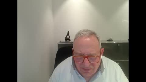 Snapshot of martin_1947 chatting on February 2025 11:04:02 PM martin_1947 online show from February 2025 11:04:02 PM