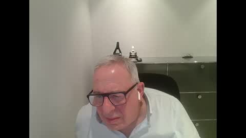 Snapshot of martin_1947 chatting on February 2025 08:22:01 PM martin_1947 online show from February 2025 08:22:01 PM