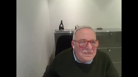 Snapshot of martin_1947 chatting on February 2025 05:42:01 PM martin_1947 online show from February 2025 05:42:01 PM