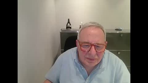 Snapshot of martin_1947 chatting on March 2025 09:26:02 PM martin_1947 online show from March 2025 09:26:02 PM