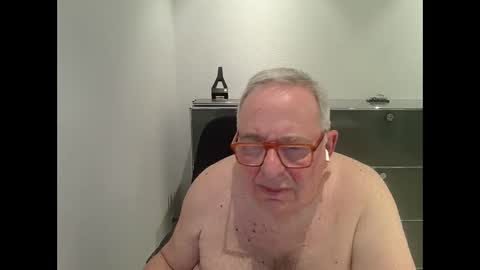 Snapshot of martin_1947 chatting on March 2025 11:27:01 PM martin_1947 online show from March 2025 11:27:01 PM