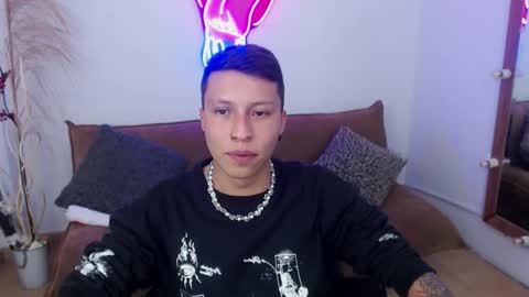 Snapshot of martin_west chatting on October 2025 12:11:01 AM Martin online show from October 2025 12:11:01 AM