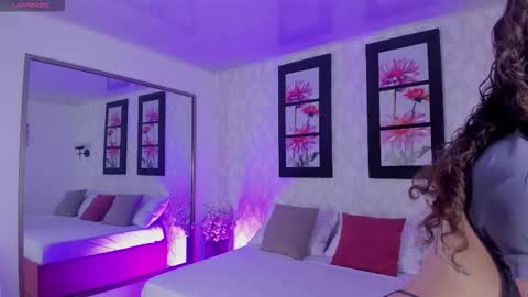 Snapshot of martina_adams chatting on November 2025 12:05:02 PM mari online show from November 2025 12:05:02 PM