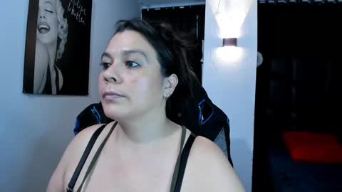   MARTINA   online show from February 2025 10:55:01 PM