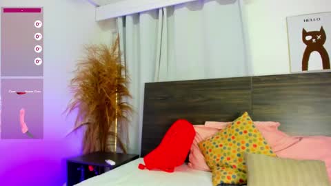 Snapshot of martina_miiller chatting on February 2025 12:48:02 PM martina mIIler online show from February 2025 12:48:02 PM