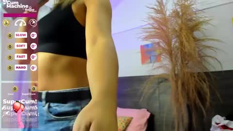 Snapshot of martina_miiller chatting on February 2025 12:39:01 PM martina mIIler online show from February 2025 12:39:01 PM