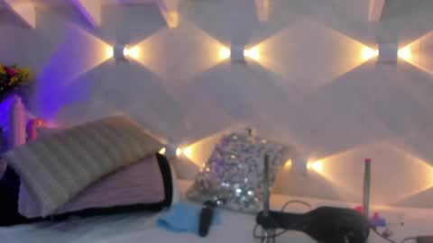 martina mIIler online show from April 2026 11:56:02 AM