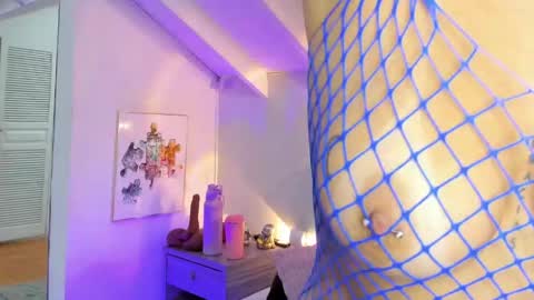 martina mIIler online show from April 2026 12:31:01 PM