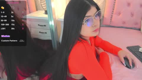 Martina online show from November 2025 12:00:02 PM