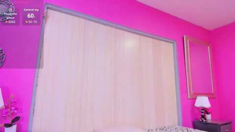 Snapshot of martinaaldana chatting on September 2025 11:43:01 AM Martina Aldana online show from September 2025 11:43:01 AM
