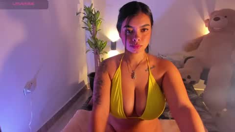 Snapshot of martinabianchi chatting on December 2024 01:11:01 PM martina Bianchi online show from December 2024 01:11:01 PM