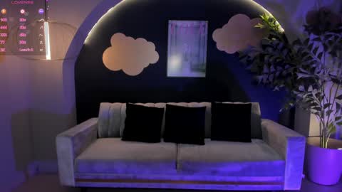 Martinna Bonnet online show from December 2024 01:46:01 PM