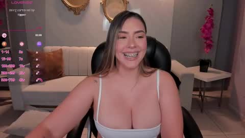 Martinna Bonnet online show from February 2025 01:38:02 PM