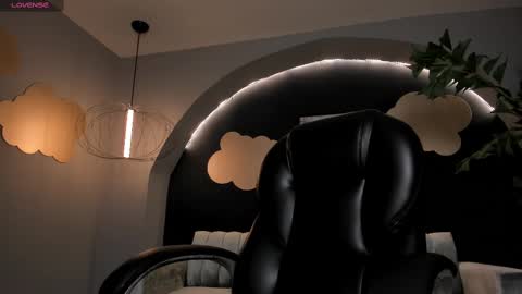 Martinna Bonnet online show from March 2025 10:26:02 AM