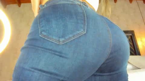 Martina online show from April 2026 07:27:01 PM