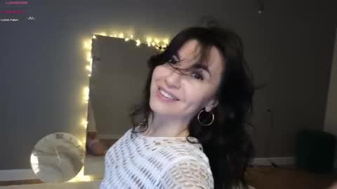 Snapshot of mary_love16 chatting on March 2025 05:38:02 AM Maria online show from March 2025 05:38:02 AM